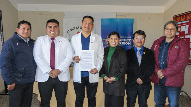 Imagenes de la presentación con el personal administrativo y asistencial.